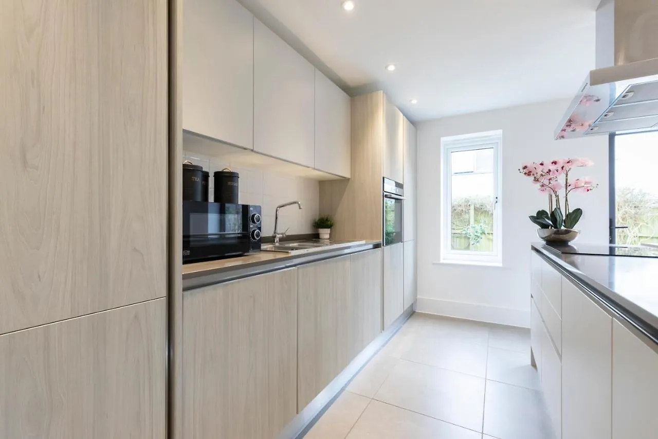 Holiday home Spacious 3 Bed Home Cheltenham